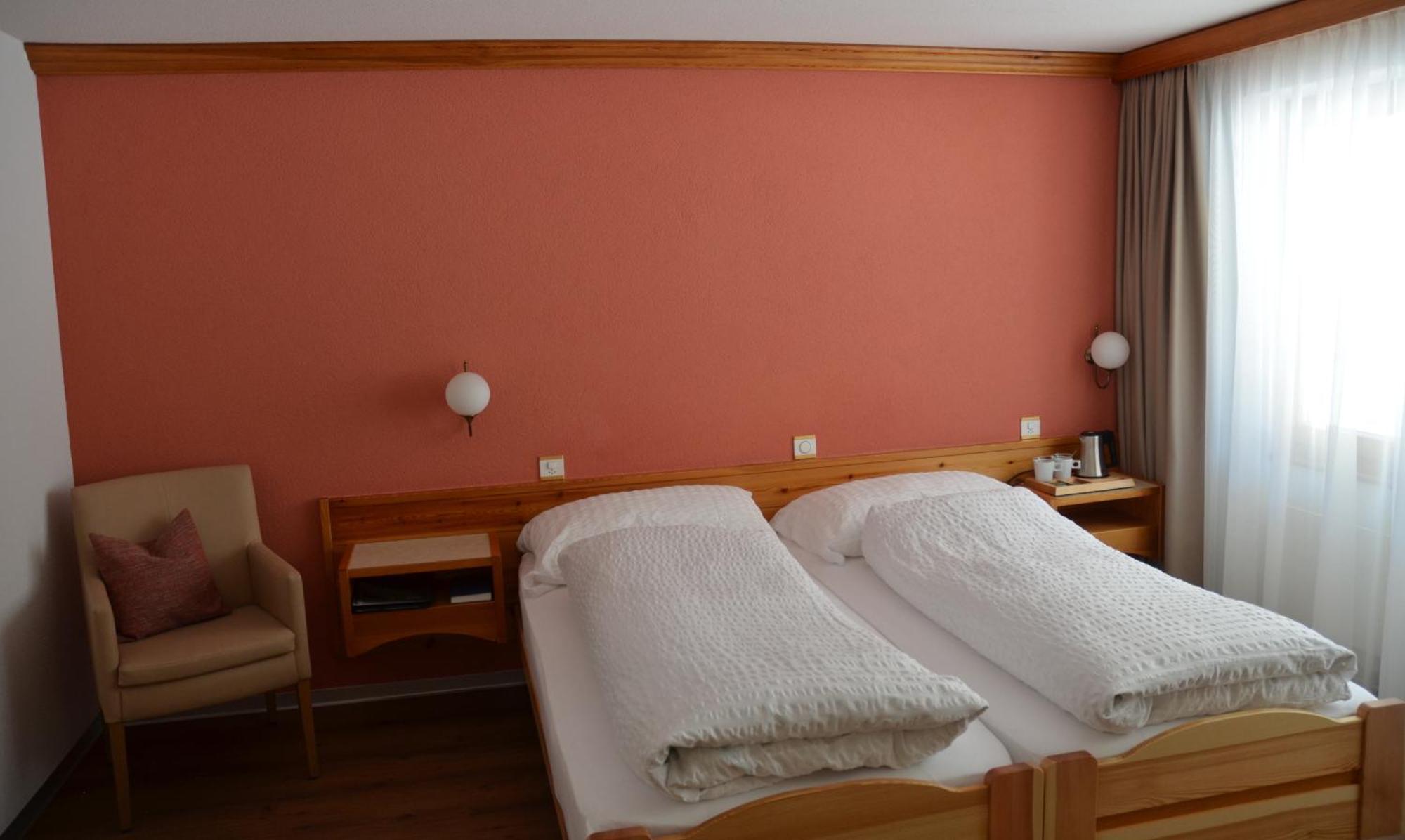 Ski-In/Ski-Out Hotel Sport Saas-Almagell Szoba fotó