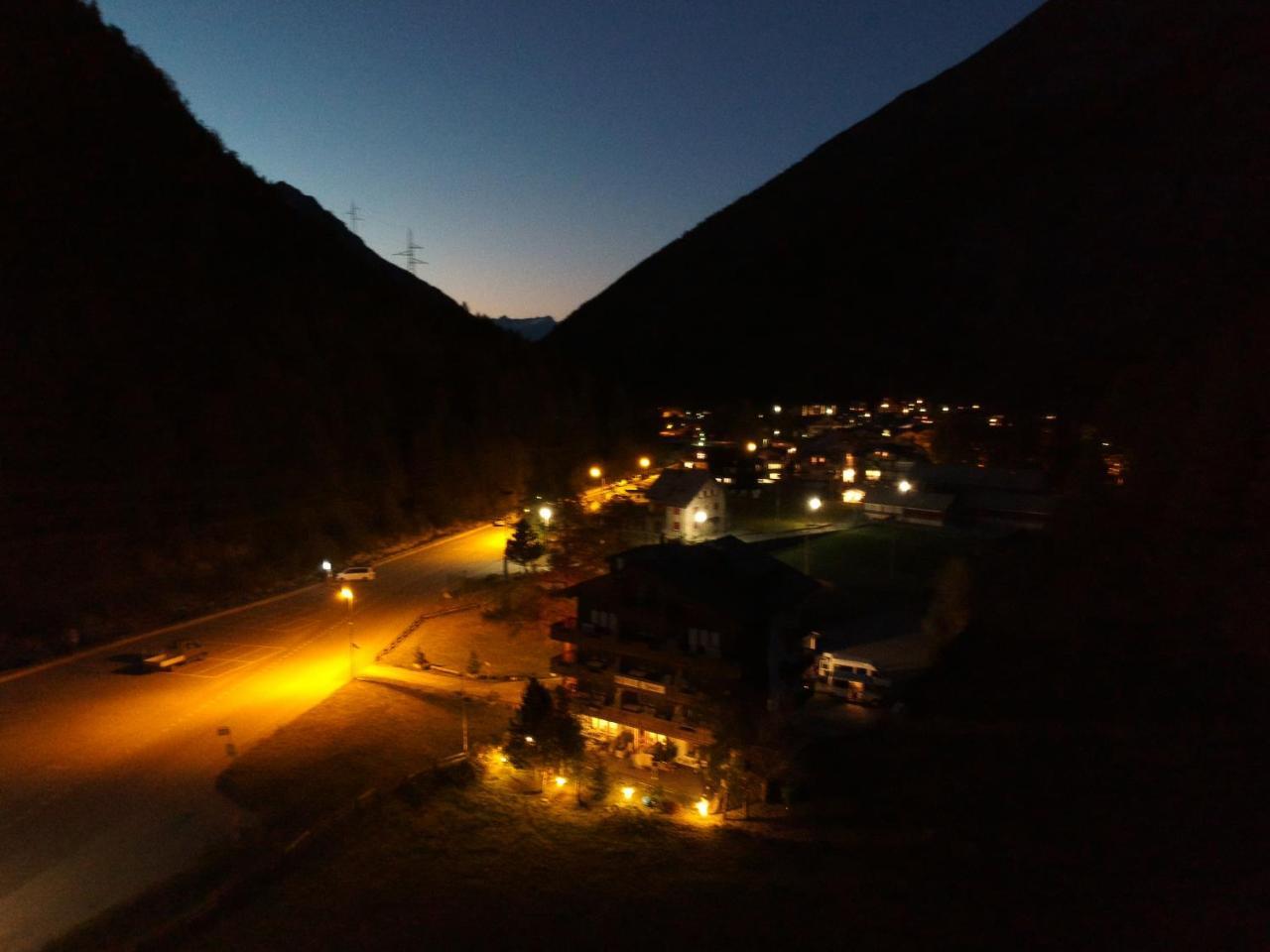 Ski-In/Ski-Out Hotel Sport Saas-Almagell Kültér fotó